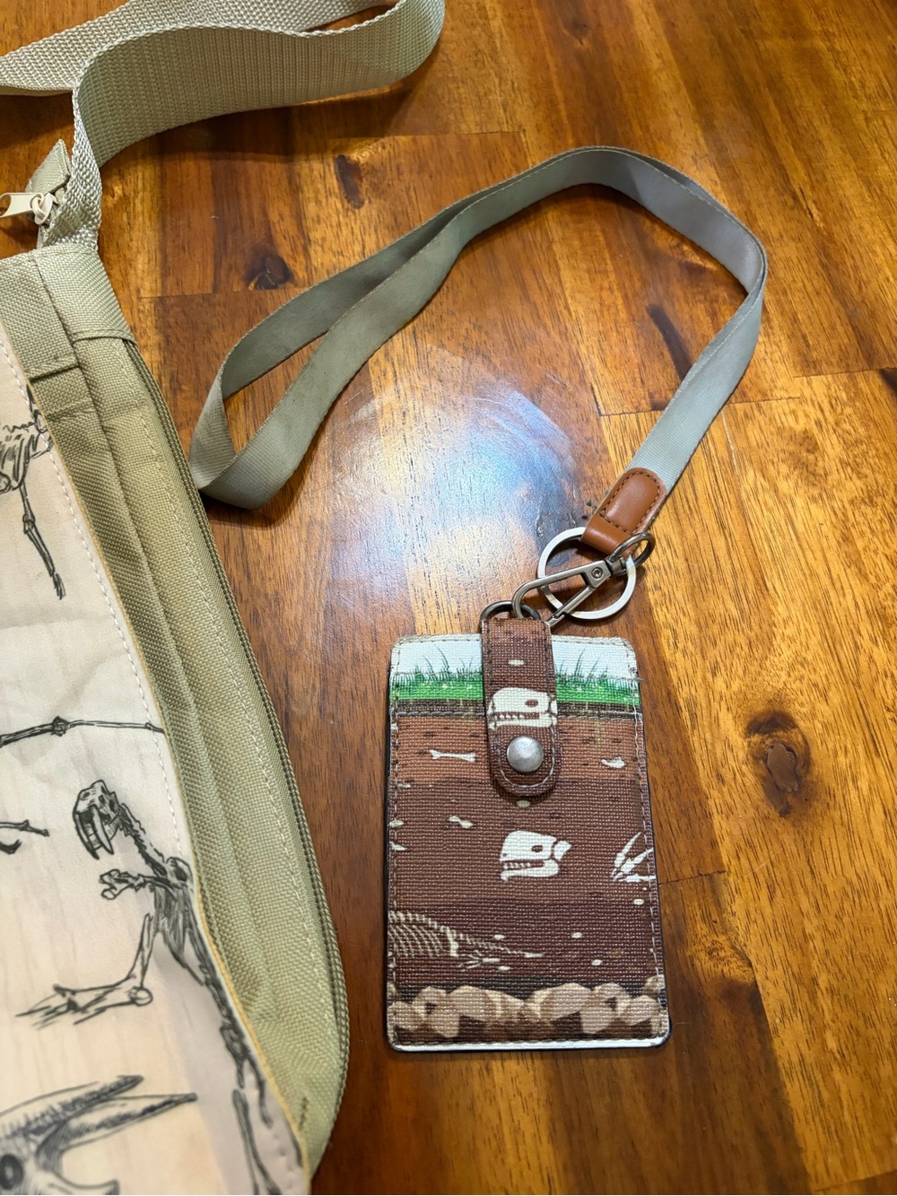 NEW Paleontology Dinosaur Skeleton Canvas Messenger Bag &Matching Fossil Lanyard - Picture 6 of 7